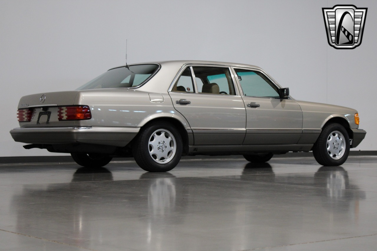 1988 Mercedes-Benz 560 24