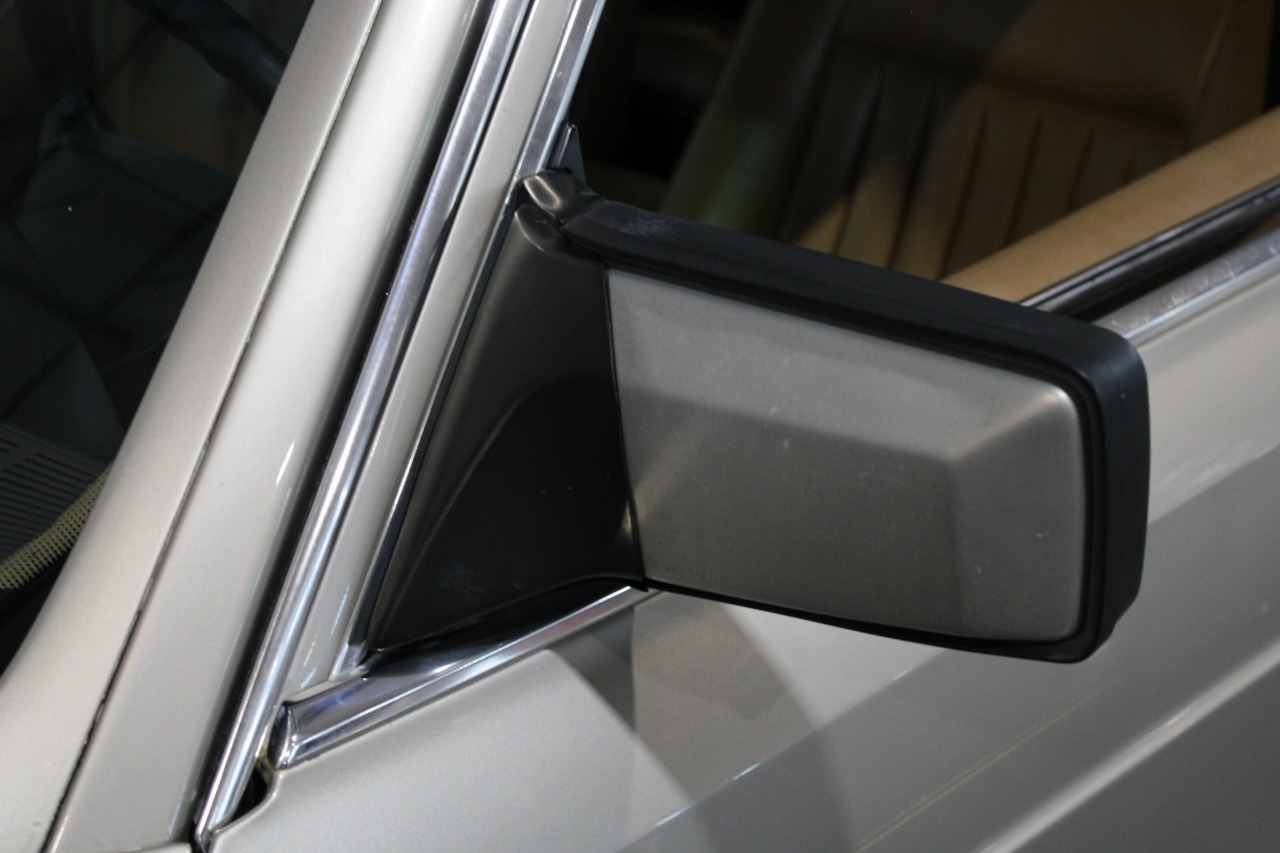 1988 Mercedes-Benz 560 83