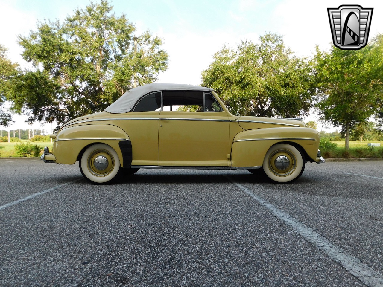 1948 Ford Convertible 26