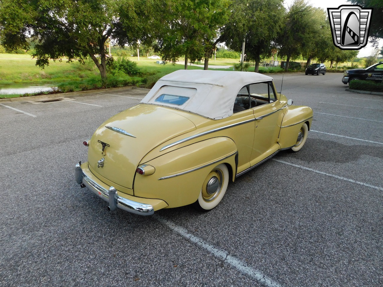 1948 Ford Convertible 28