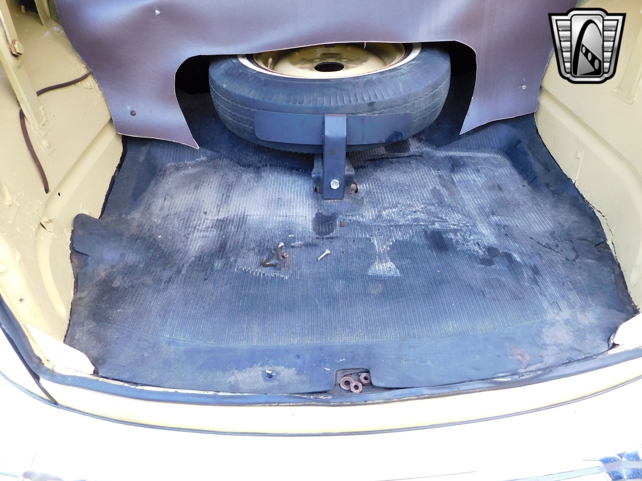 1948 Ford Convertible 18