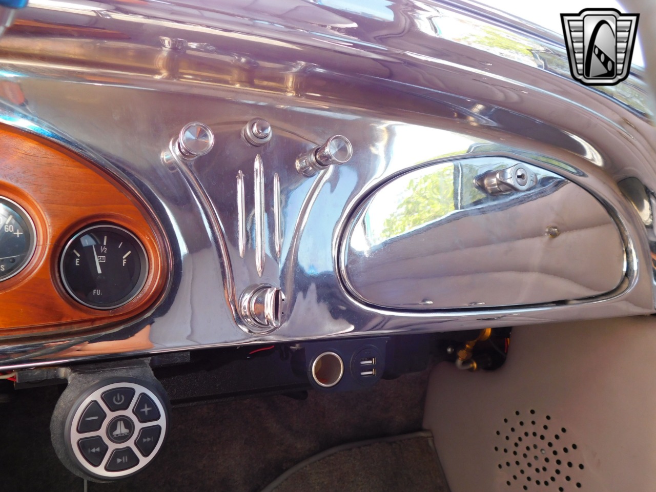 1934 Chevrolet Sedan 18