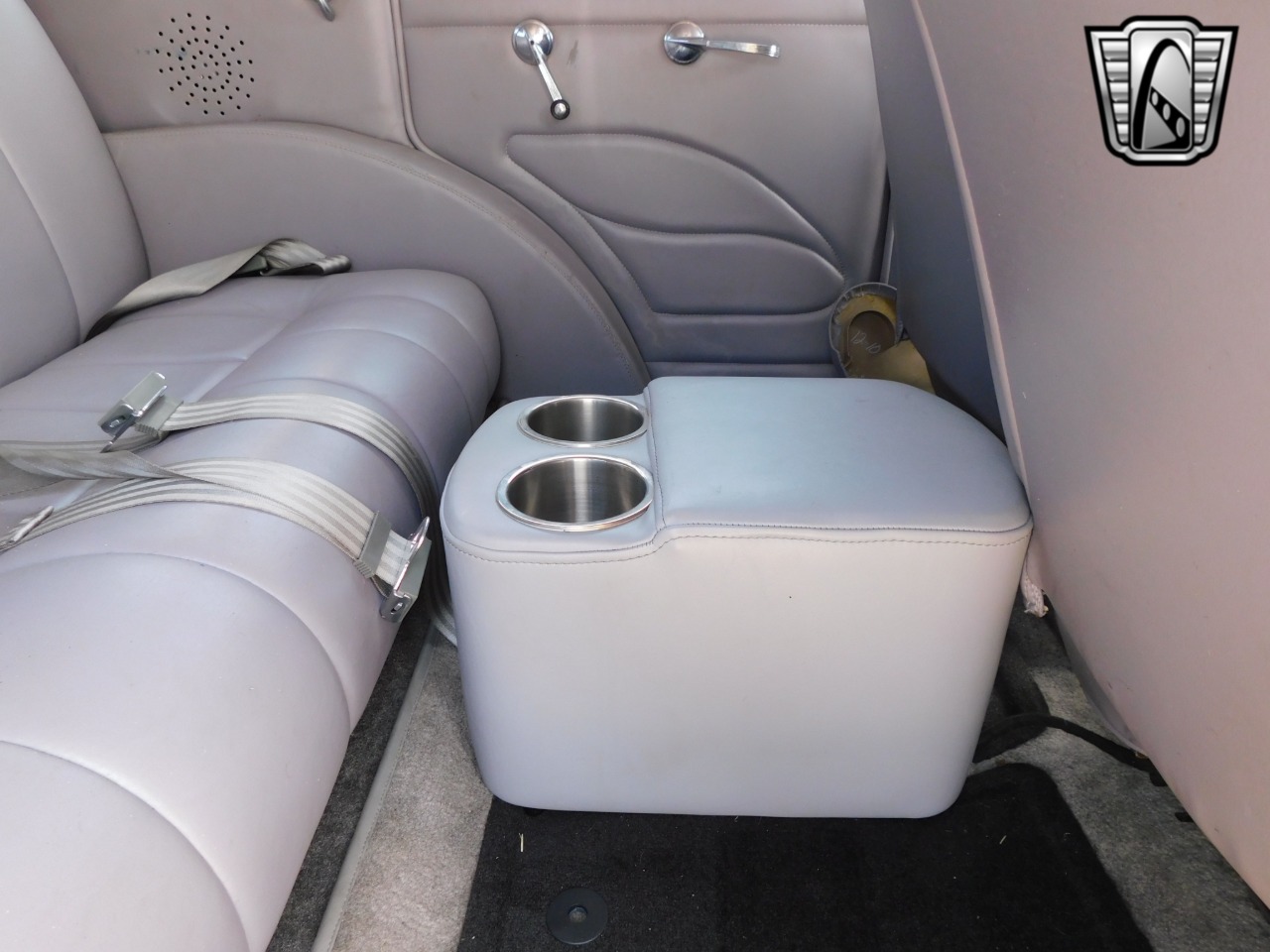 1934 Chevrolet Sedan 23