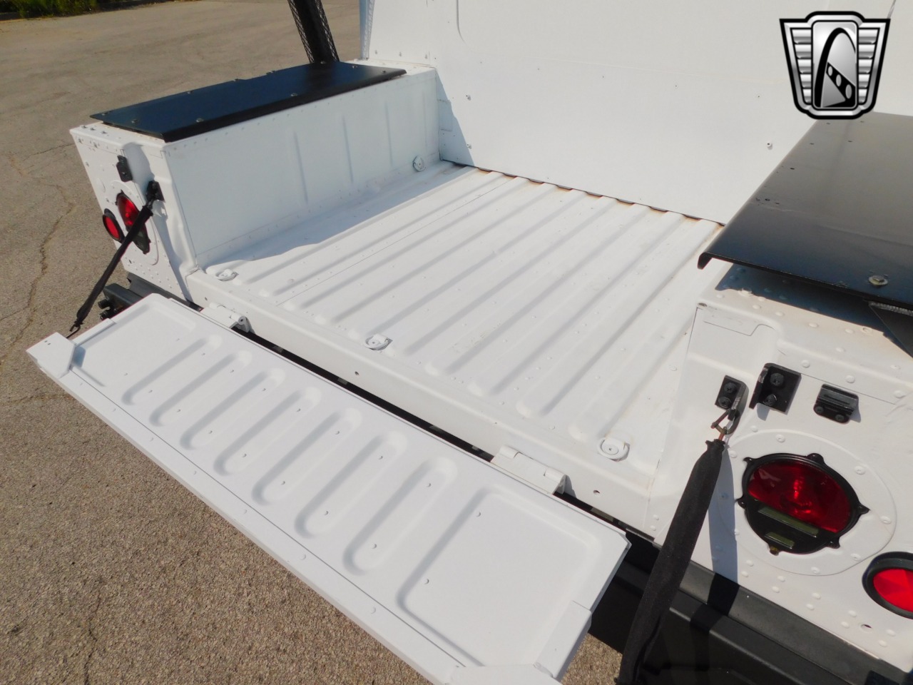 2008 AM General Humvee 10